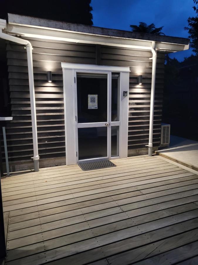 Sleepout Hideaway Apartment Rotorua Exterior photo